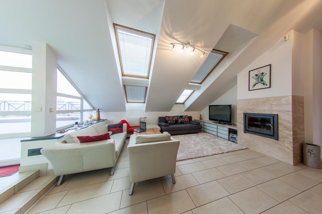 Mansard Apartment Antonovicha 4 Kiev Esterno foto