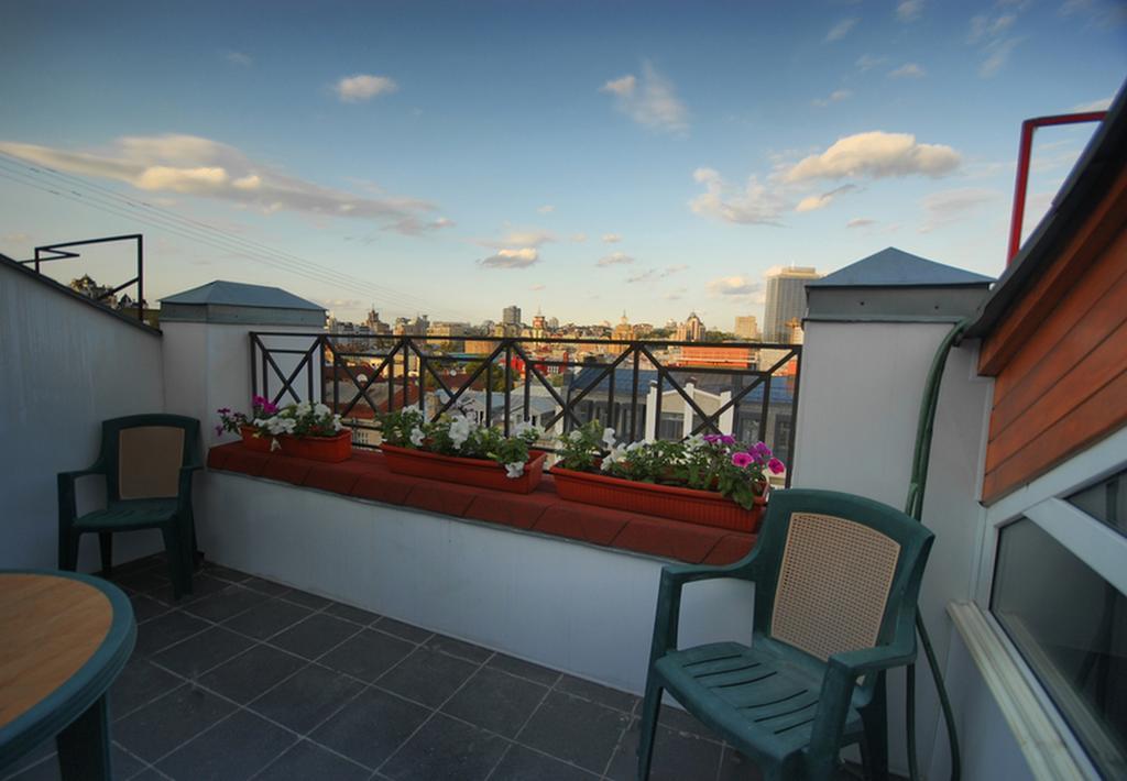 Mansard Apartment Antonovicha 4 Kiev Esterno foto