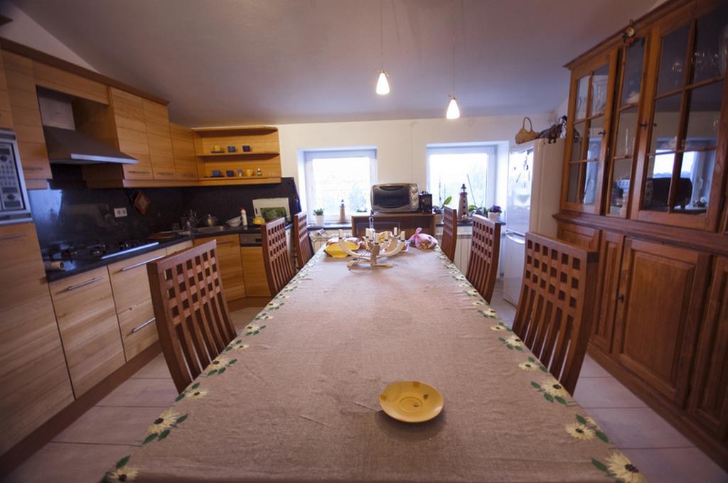 Mansard Apartment Antonovicha 4 Kiev Esterno foto