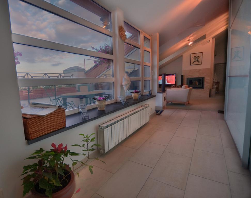Mansard Apartment Antonovicha 4 Kiev Esterno foto