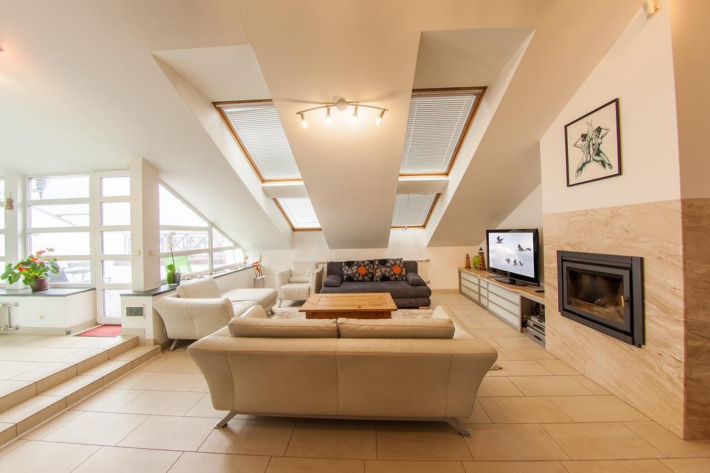 Mansard Apartment Antonovicha 4 Kiev Esterno foto